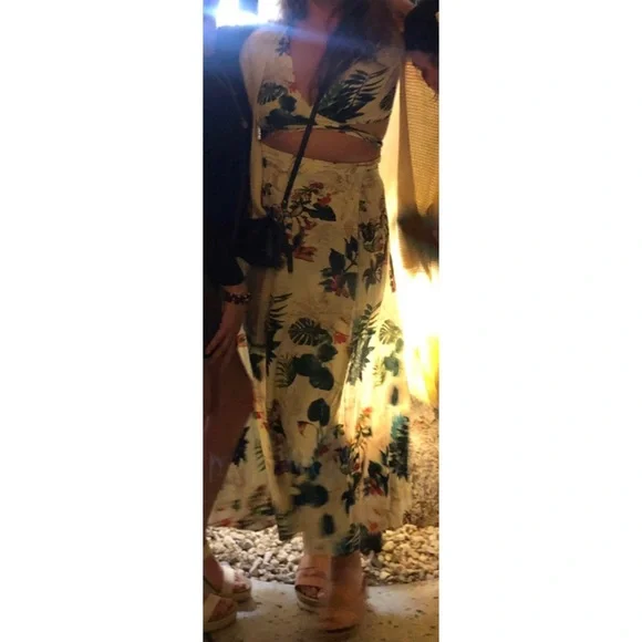 Shein Women's 2 Piece Boho Twist Front Top and High Split Maxi Skirt Set - Picture 6 of 8